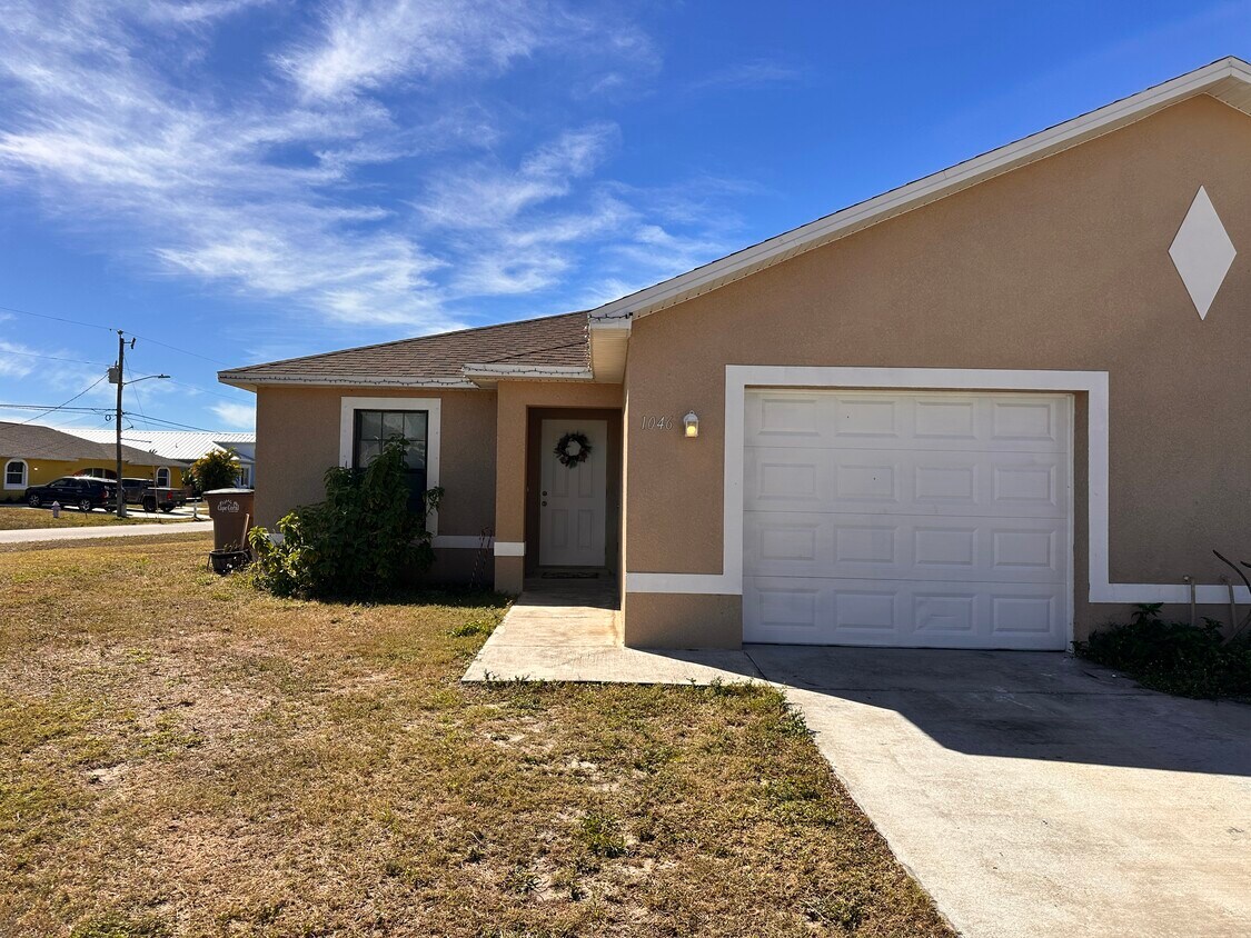 Photo - 1046 SE 11th Ter