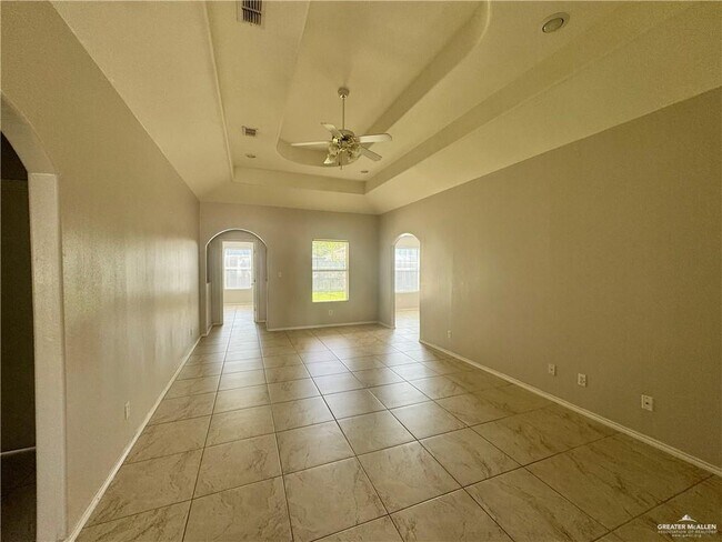 Building Photo - 1822 Butkus Dr