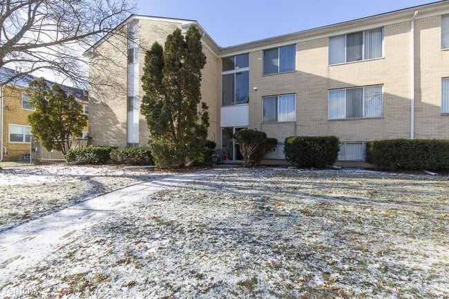 Building Photo - 1 br, 1 bath  - 33 Monroe St Apt 4