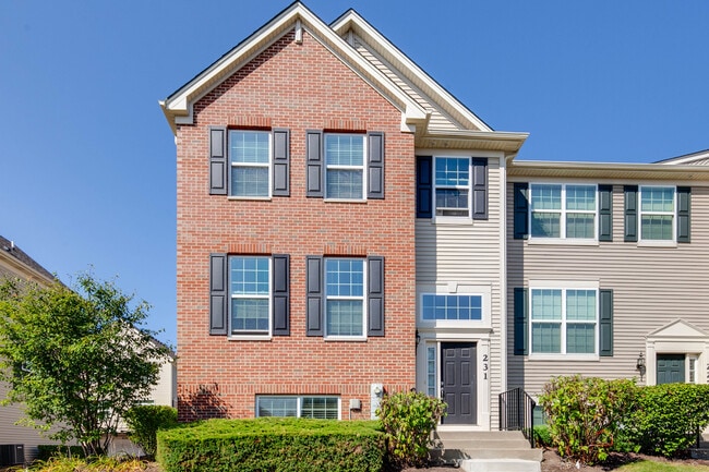 Building Photo - 231 Lionel Dr