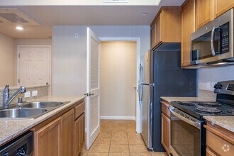 Oakville 1BR, 1BA - 860SF - Kitchen - Villas at North Village