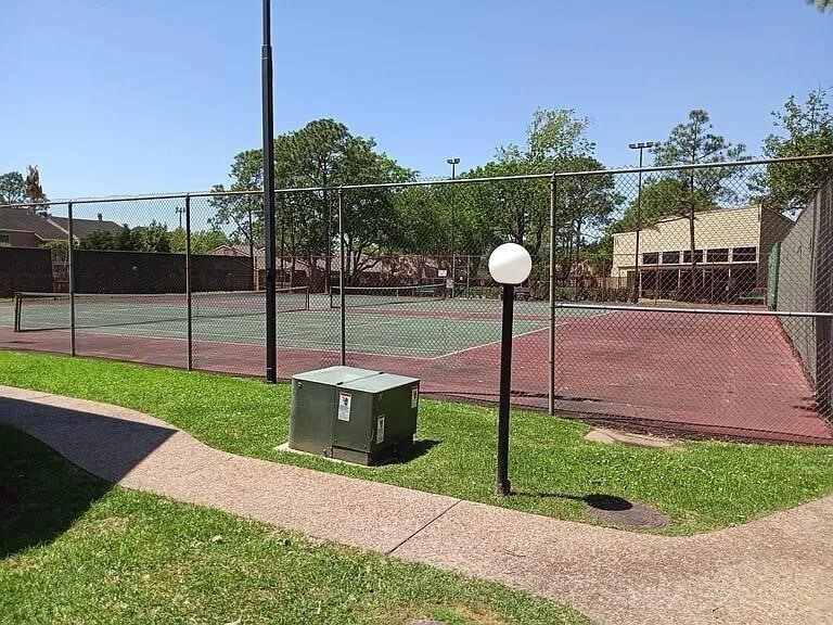 Building Photo - 2379 Briarwest Blvd