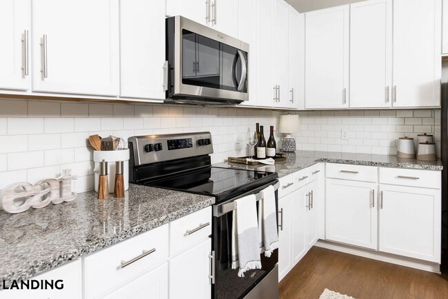 Building Photo - 3237 Memorial Blvd