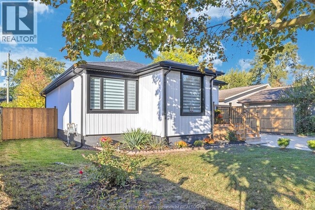 Building Photo - 937 Lauzon Rd