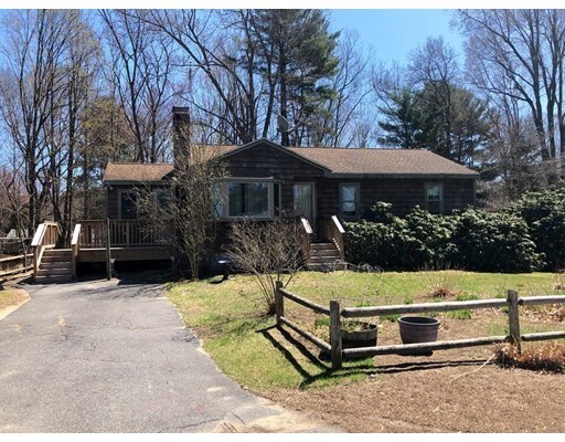 Primary Photo - 15 White Pine Dr