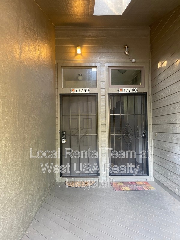 Building Photo - 5825 E Bear Paw Dr