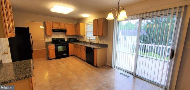 Foto del edificio - 106 Lindenridge Road