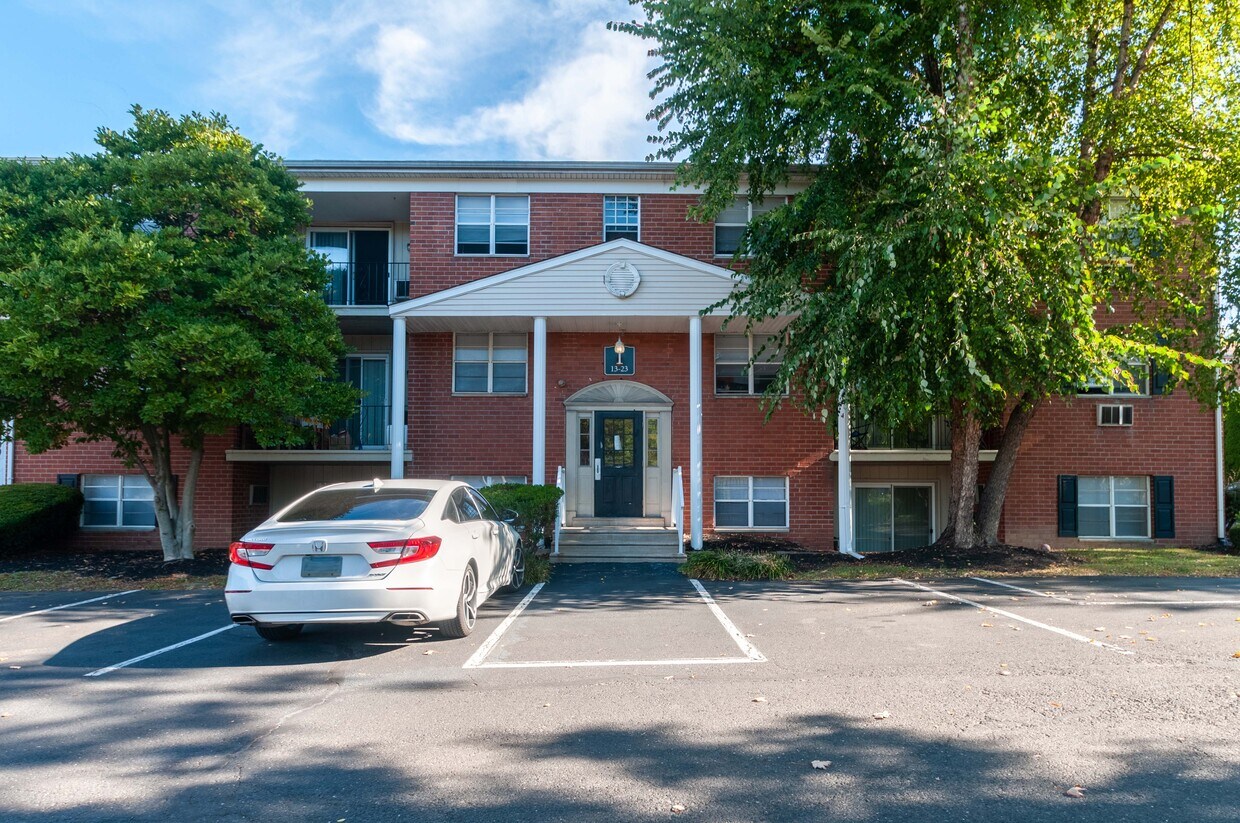 Croftwood Apartments Apartments in Feasterville, PA