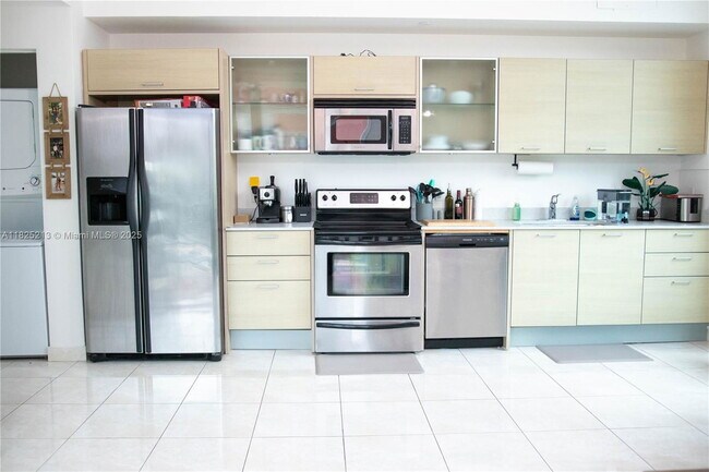 Foto del edificio - 350 NE 24th St