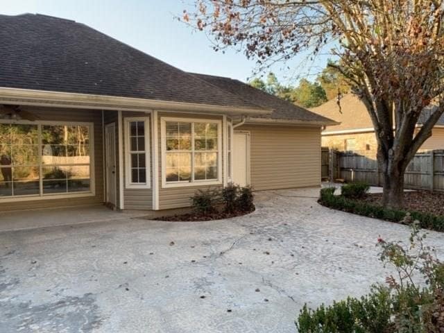 Building Photo - 39364 W Brookfield Dr