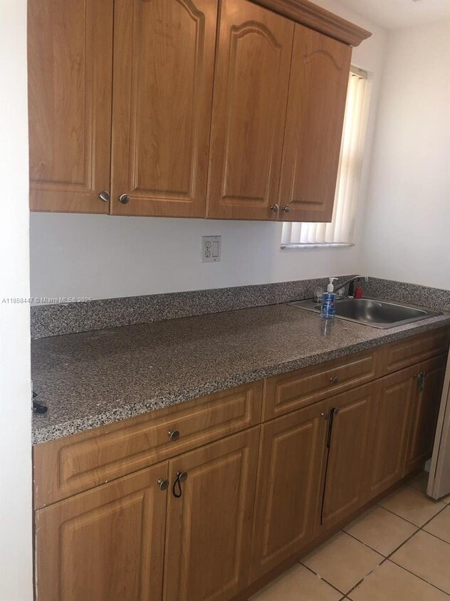 Foto del edificio - 560 NW 114th Ave