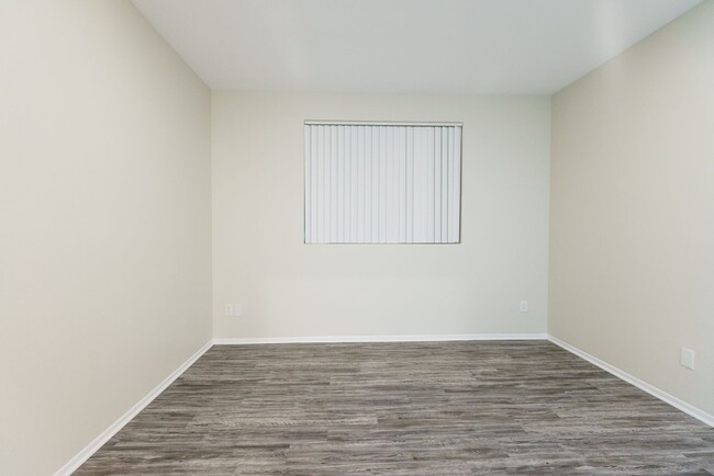 Foto del interior - 520 N Hollywood Way