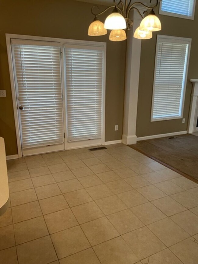 Foto del edificio - Spacious 4 Bedroom, 2.5 Bath Home in Brookmere West