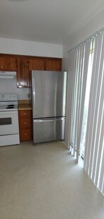 Máquina de hielo - 2020 Elmhurst Ln