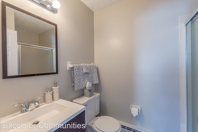 Building Photo - 11 Lacroix Ct Dr