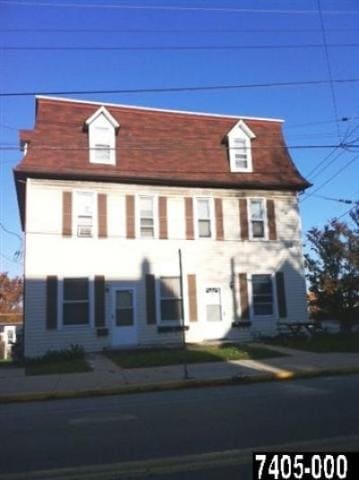 Primary Photo - 401-403 W Broadway St