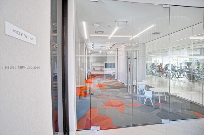 Foto del edificio - 9 Island Ave