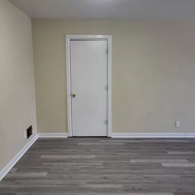 Foto del edificio - 1944 Goldsmith Ln