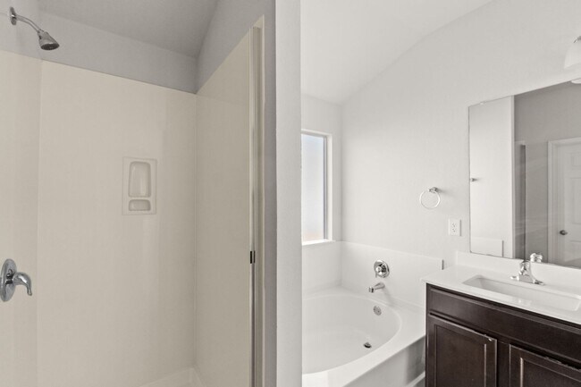 Foto del edificio - Beautiful 4bed/2 bath