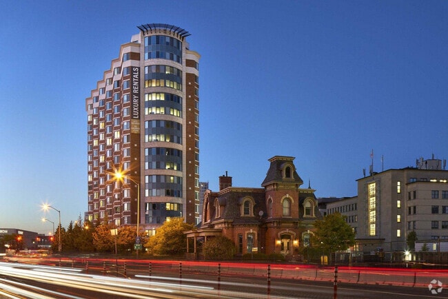 Building Photo - 50 Laurier