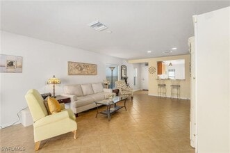 Building Photo - 8689 Querce Ct