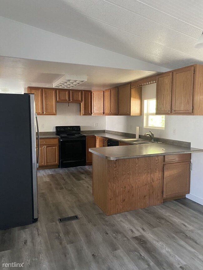 Building Photo - 3 br, 2 bath House - 478 Riverside Drive