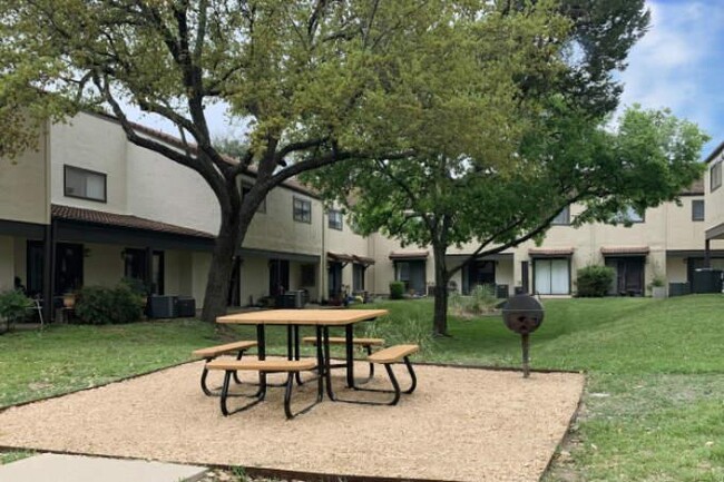 Foto del edificio - 1 bedroom in Austin TX 78745