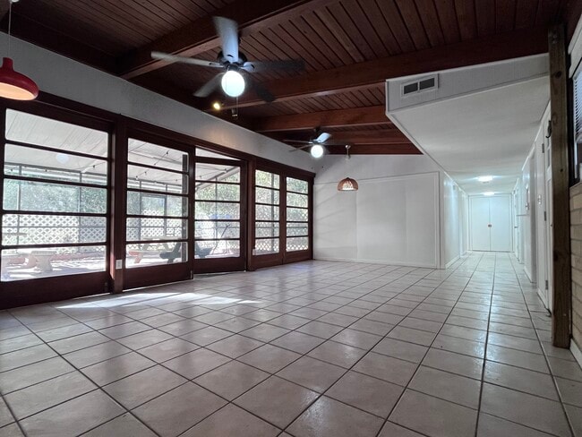 Building Photo - 3812 SW 15th St