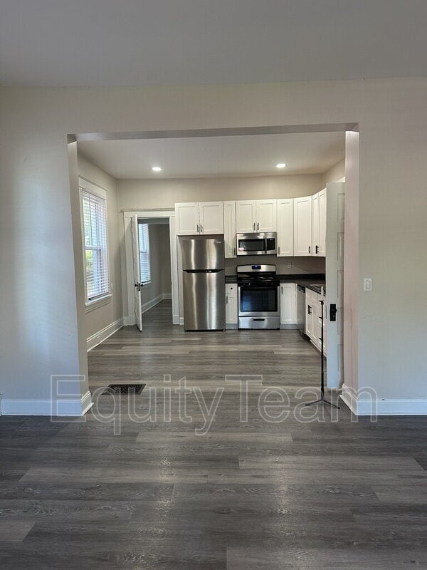 Building Photo - 2341 Kenilworth Ave