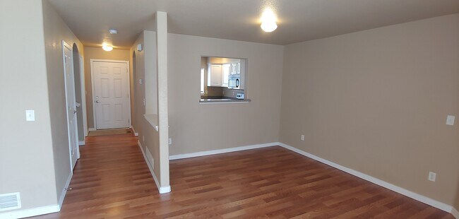 Foto del edificio - 1730 S Helena St