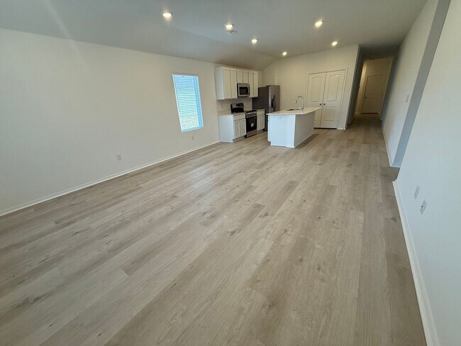 Building Photo - 200 Sarah Alyse Ln