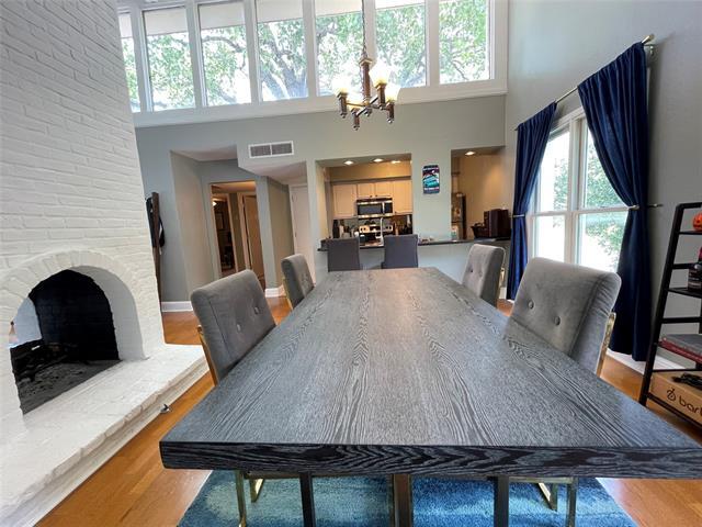 Foto del edificio - 5912 Sandhurst Ln