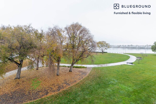 Foto del edificio - 950 E Hillsdale Blvd