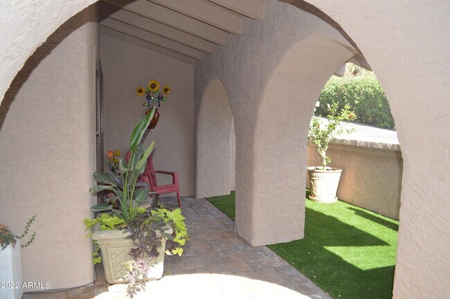 Foto del edificio - 37300 N Tom Darlington Dr