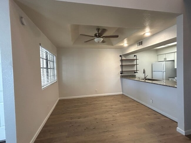Building Photo - Springdale Condo