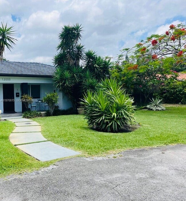 Building Photo - 12000 NE 9th Ave