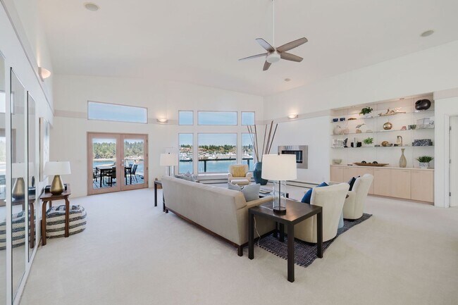 Foto del edificio - Furnished Bainbridge Island Waterfront Home with Incredible Views