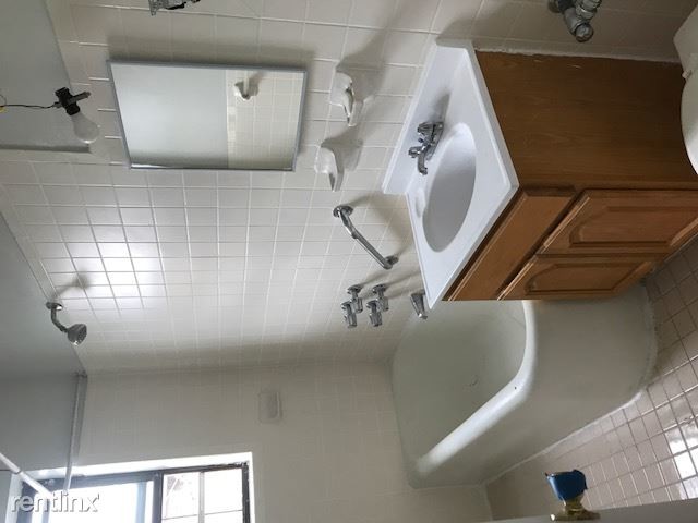 Building Photo - 1 br, 1 bath  - 3405 28th Ave Jr Unit