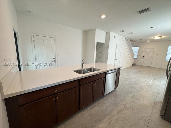 Foto del edificio - 1602 SW 28th Ct