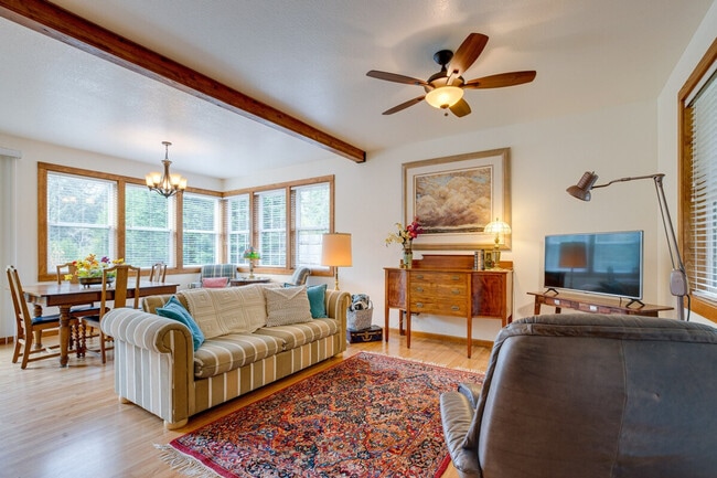 Building Photo - 33431 Douglas Dr