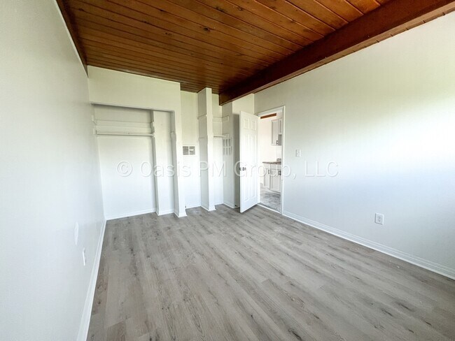 Foto del edificio - 3205 Joan Rd