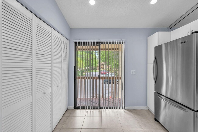 Building Photo - 12970 Dartford Trail