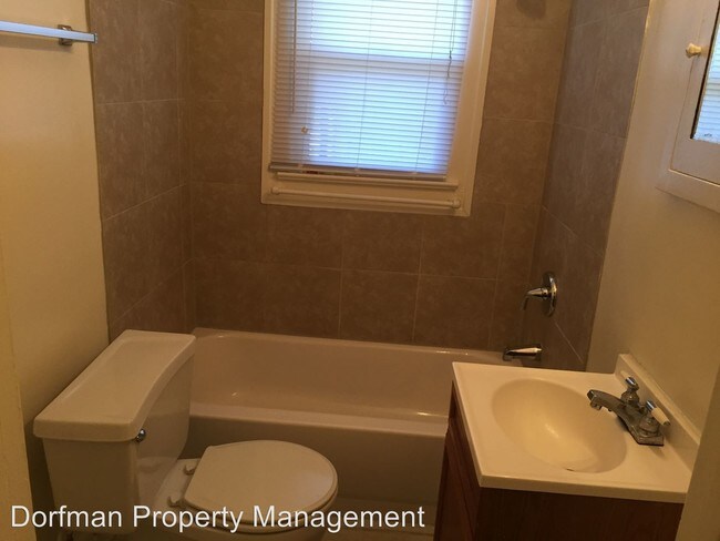 Foto del edificio - 1137 W 35th St