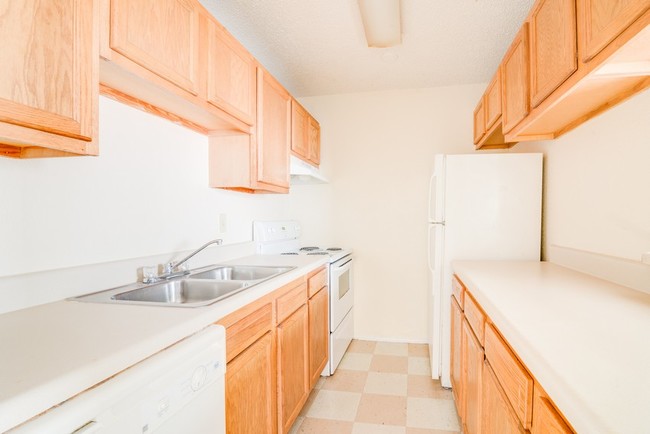 Hartford Commons - Eden Manor Apartments