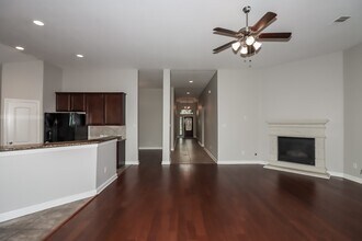 Building Photo - 15007 Appian Oak St