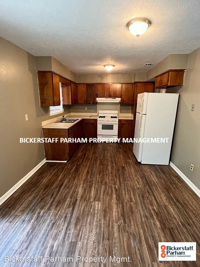Building Photo - 3 br, 1 bath House - 751 Baxley Way
