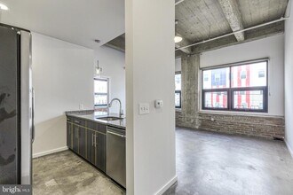 Building Photo - 4800 Brown St