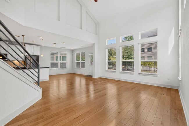 Foto del edificio - 5915 Swayden Ln