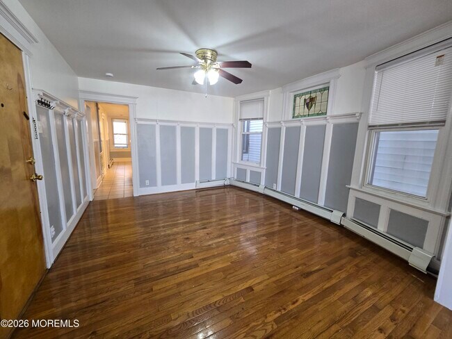 Foto del edificio - 162 Kearny Ave