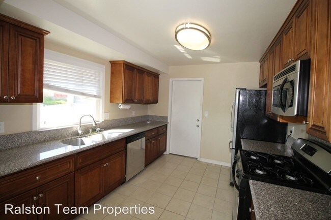 Building Photo - 3 br, 1 bath House - 2327 Sea Breeze Drive